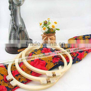 Small Plastic Cross Stitch Kit Embroidery Hoops Frames photo-4