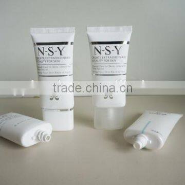 Flat tube / cosmetic tube / soft tube / cosmetic container