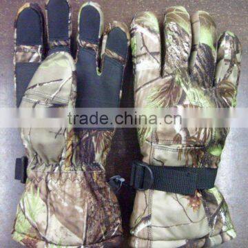 men's camouflage hunting gloves and ski gloves