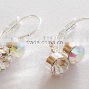 Fashion earring with two stones