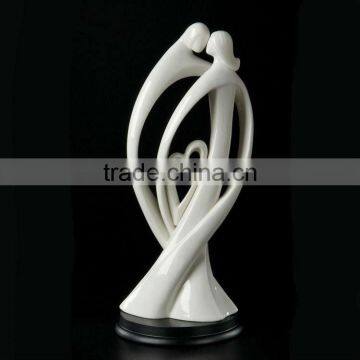 Polyresin love couple statue for Valentines day