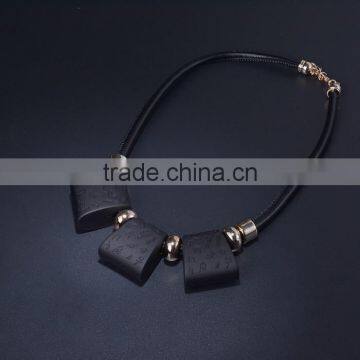 Retro Square Rubber Bead Leather Necklace European and America Women Geomotric Necklace Leather Choker Necklace