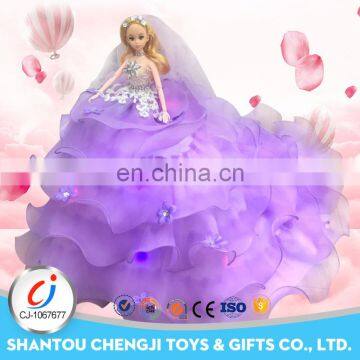 2017 Hot sale kids dress up games electric beautiful indian wedding dolls