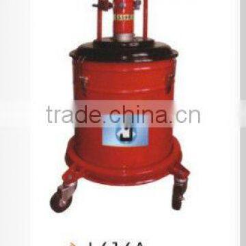 12L grease injector