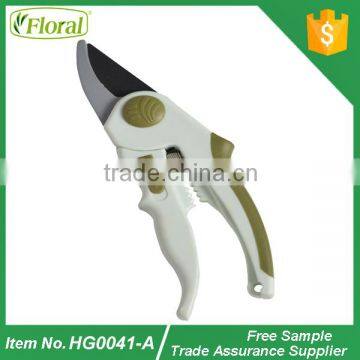 hand tree pruners