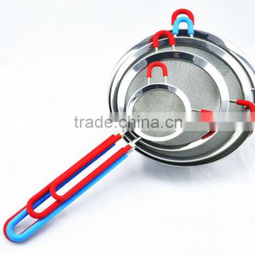 stainless steel mesh strainer with silicone sleeve on handle