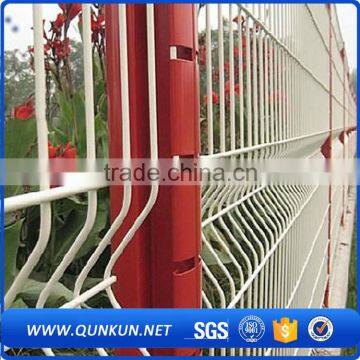 Hot dipped galvanized pvc coated weld wire mesh triangle bending fences for houses factory(curved fence)