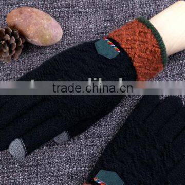 Hotsale Premium Woolen Yarn Knitted Contrast Color Touch Screen Gloves For Boys