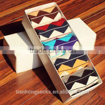 Men cotton colorful short low cut boat socks happy socks zhuji sock machine factory