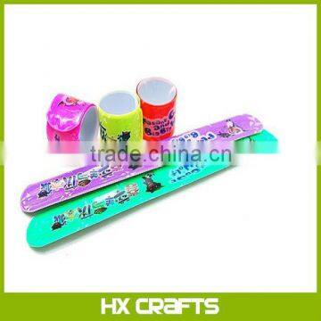 2014 hot selling amazing custom reflective slap bracelet