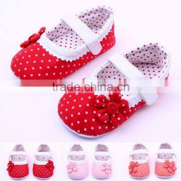 New fashion style hot selling high quality lovely baby indoor shoes/prewalker shoes