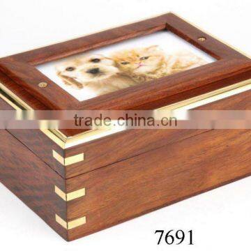 Perfact Innovation of Wooden Pet Urns