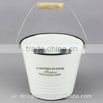 ROUND ENAMEL IRON STORAGE W/HANDLE