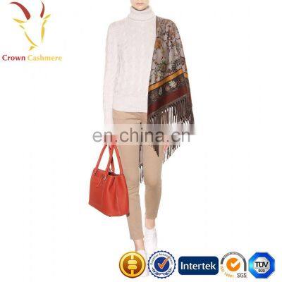 Женский вязаный пуловер из cashmere с воротником-воротком и узором «тросик» photo-3