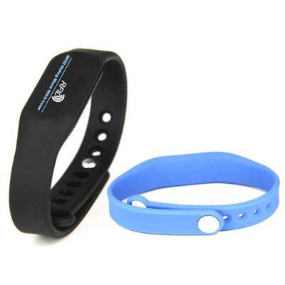 Customized Logo 13.56mhz Passive Eco Silicone Rewritable RFID Key Bracelet Concert Tickets RFID Wristband