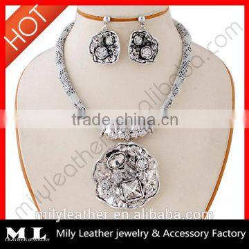 Fashionable charm pendants jewelry new CRYSTAL PENDANT MLJS 047