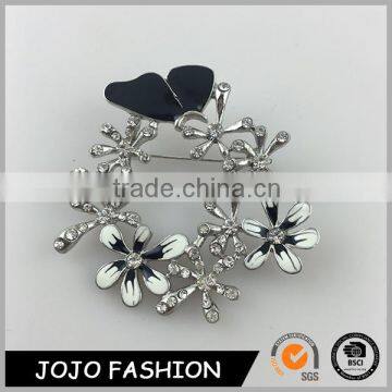 Wholesale party fashionable crystal brooch pins                        
                                                                                Supplier's Choice