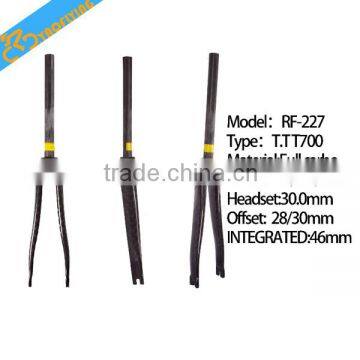 Perfect Performance Carbon Bicycle Fork Chinese Manufacturer Wholesales Bicycle Front Fork for Sale.