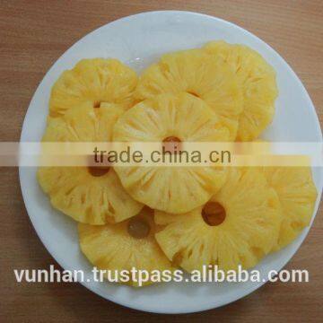 Canned Pineapple in light syrup