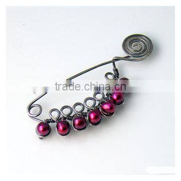 Fashion vintage dark pink wire wrapped pearl brooch pin