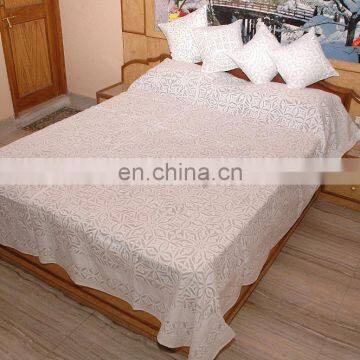 White Indian Cutwork Bedcover Patchwork Kantha Quilt Handmade Kantha Ralli Patchwork Kantha Throw photo-2
