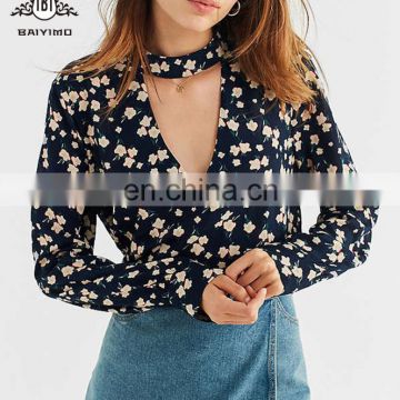 Loose Relaxed V-Neckline Cutout Long Sleeve Cut-Out Collar Ladies Print 2017 Latest Fashion Formal Blouse