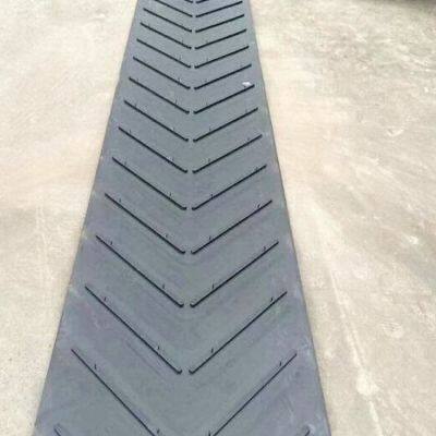 V Patterns C5 C32 Herringbone Rubber Conveyor Belt photo-5