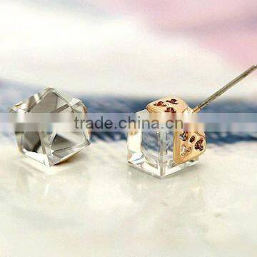 Simple Design Fashion Square Shaped Crystal Stud Earrings