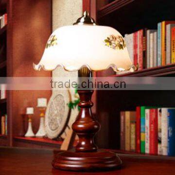 Antique Wooden Table Lamp ., British Style .wooden Tale Lamp .hand Craft Table Lamp photo-2
