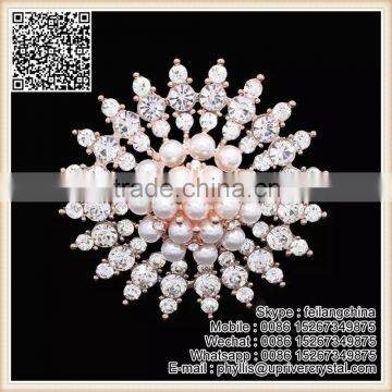 Luxurious Style Pearl Diamond Crystal Brooch Round Sun Shape Brooch