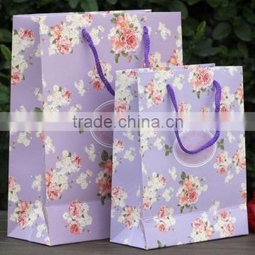 popular beautifu purple flowers Gift paper Packaging Bag with handlle for drinking clothing with factory price