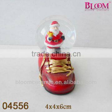 Hot selling christmas decorative resin water globe