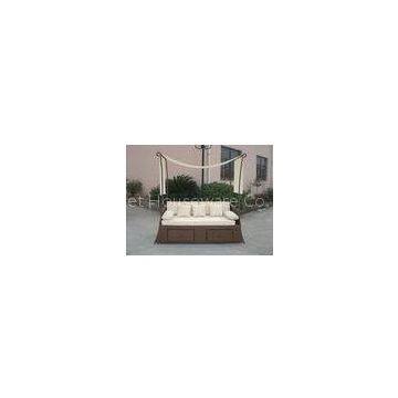 White Roofed Outdoor Rattan Daybed For Balcony / Poolside / Beach