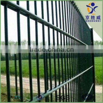 Double weft wire security fence