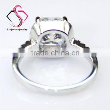 Cushion Cut Esmedora Moissanite 1.8CT 7mm Center 14k 18k White Yellow Gold Platinum Diamond Engagement Ring photo-2