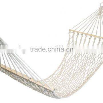 Mesh Hammock with Wooden bar Cotton Hammock Outdoor Relaxion Hammock Cotton rope Hammock