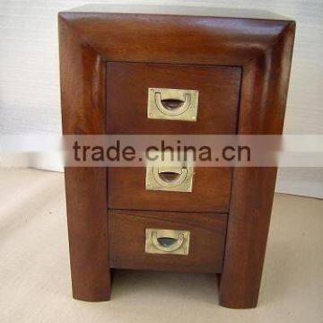 WOODEN DRAWER CHEST