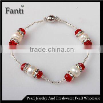 Fashion pearl bracelet with rhinestone