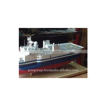 Model CGG Amadeus Scale 1: 100- Wooden ship model