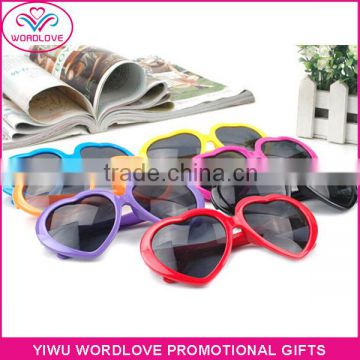 Hotsale Popular Multi Color Plastic Love Heart Shape Sunglasses