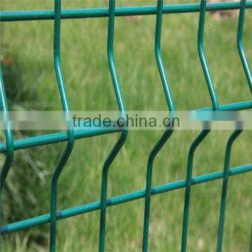 Triangle bend wire mesh fence with good price