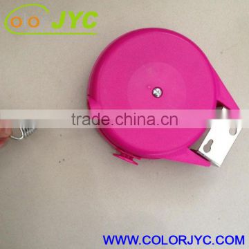 Wall mounted retractable washing clothes line