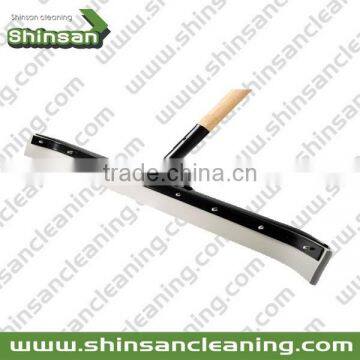 Heavy floor squeegee with curved frame,wooden hadle steel curved floor squeegee