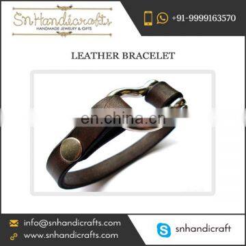 Enticing Leather Bracelet in a Deal by Reputed Supplier for Mass Sale