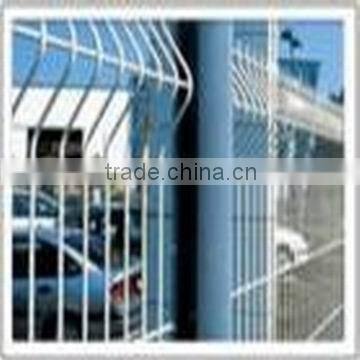 wire mesh fence