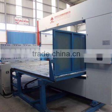 Sponge cutting machine