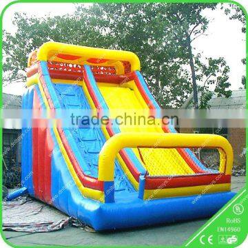 Wide slideway giant inflatable water slides for kids and adults