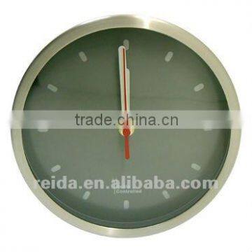Radio controlled clock