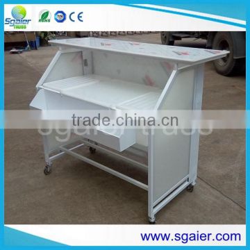 Sgaier (T -bar ) movable folding white bar counter