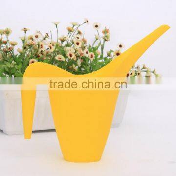 Wholesale Plastic Colorful 1.8L Watering Can for Garden